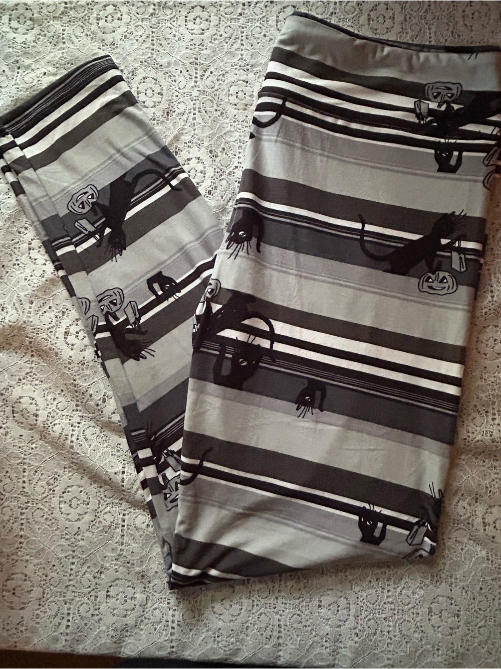 LuLaRoe Gray & Black Striped Halloween Leggings Black Cat Trick or Treat TC New